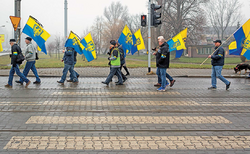 Miniatura: Mniejszość atakuje