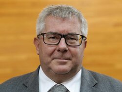 Miniatura: Czarnecki: Więcej realizmu