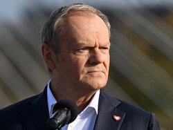 Miniatura: Tusk znów mocno trzyma lejce