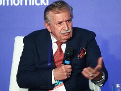 Miniatura: Konsorcjum śmierci bez żadnej strategii