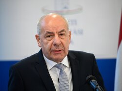 Miniatura: Prezydent Węgier dla "Do Rzeczy": Rząd...