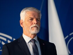 Miniatura: Nowy spór o euro