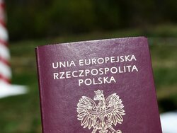 Miniatura: W kolejce do Polski