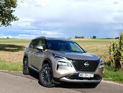 Miniatura: Nissan X-Trail e-POWER 4WD