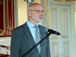 Miniatura: Koniec faktów bezdyskusyjnych?