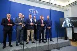 Miniatura: Opozycja za kraty