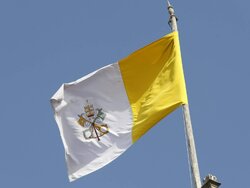 Miniatura: Busola wskazuje Watykan