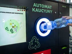 Miniatura: Dokładają klienci