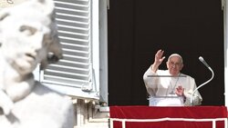 Miniatura: Polski Kościół patrzy na Synod