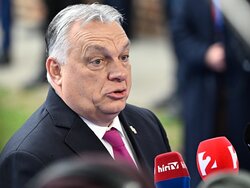 Miniatura: Orbán i cień Churchilla
