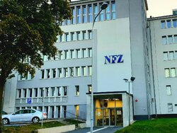 Miniatura: NFZ znów tnie