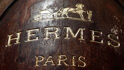 Miniatura: Apaszka i miliardy