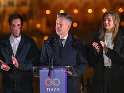 Miniatura: Kamienna twarz zwycięzcy