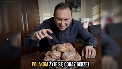 Miniatura: Młodzi, wykształceni i z wielkich...