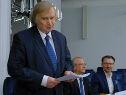 Miniatura: Profesora szanuję za głowę