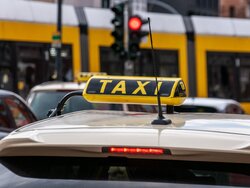 Miniatura: Robotaksówki coraz bliżej