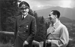 W cieniu Hitlera