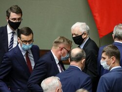 Miniatura: PiS wciąż ma większość