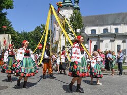 Miniatura: Młodzi wykształceni i z wielkich ośrodków