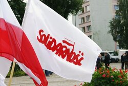 Miniatura: Panna "S" w oku kamery