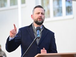 Miniatura: Chińskie oko i tabliczka MON