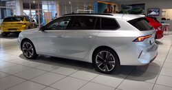 Miniatura: Opel Astra e-Sports Tourer